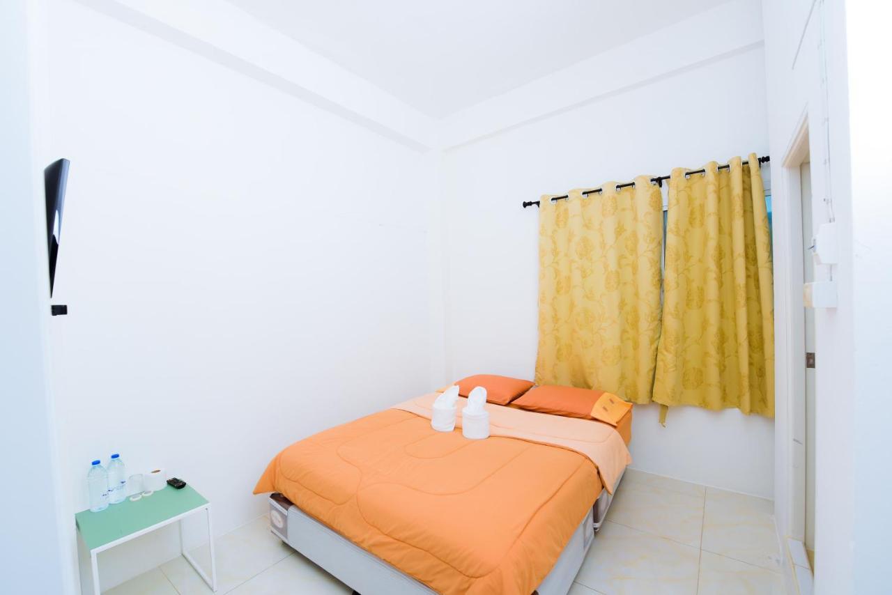 Nadpob Mansion Hotel Сурат Тхани Екстериор снимка