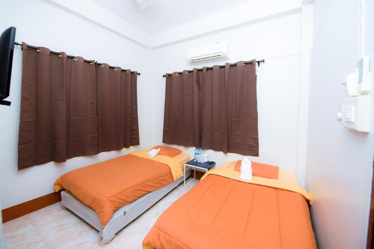 Nadpob Mansion Hotel Сурат Тхани Екстериор снимка