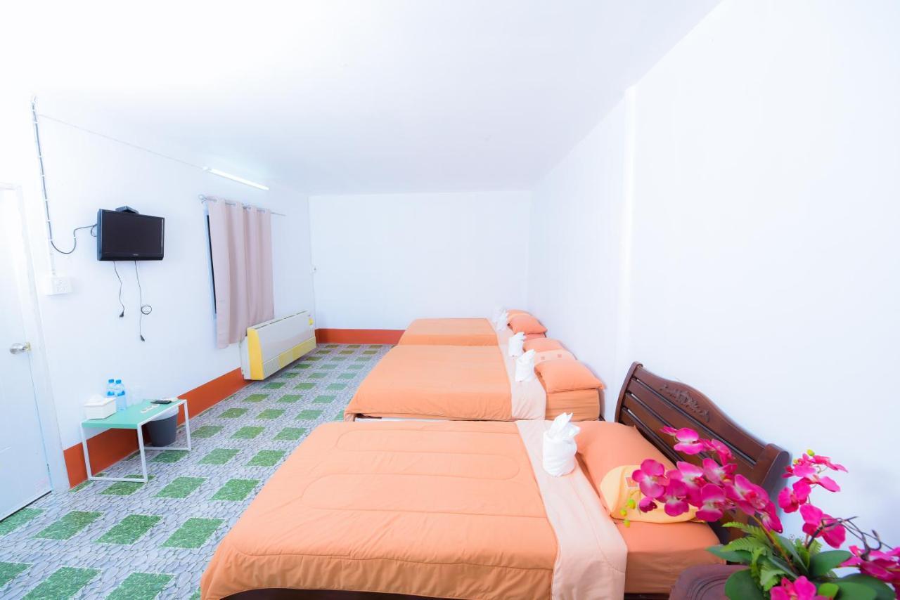 Nadpob Mansion Hotel Сурат Тхани Екстериор снимка